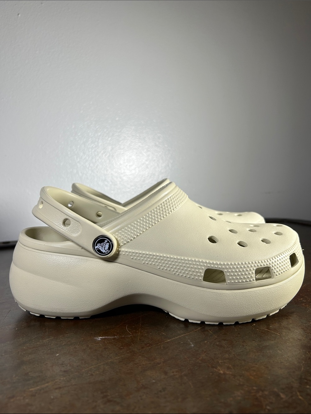CROCS Classic Platform Cream (Bone) Slip-On Clog Women’s Size 10 - Picture 4 of 16